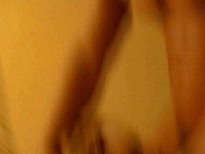 Brute rapers ontmaagden onschuldig meisje